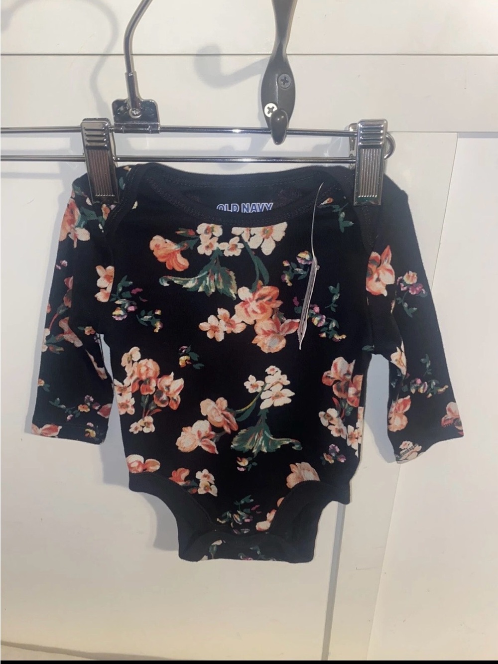 BNWT Old Navy Black Floral Long Sleeve Onesie 0-3M